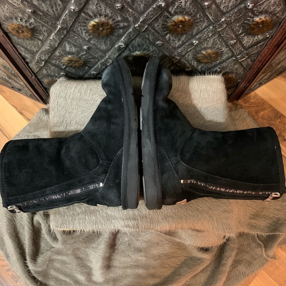 ⚜️SALE⚜️ UGG Mayfaire Boots - Picture 6 of 10